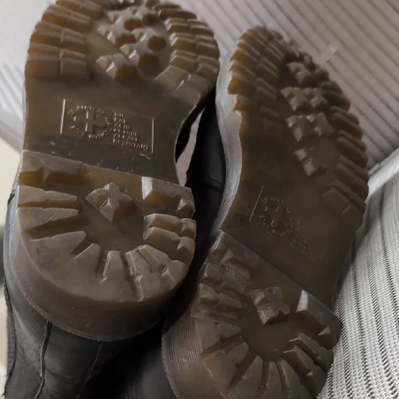 Dr. Martens Black Leather Chelsea Boots - Picture 5 of 7